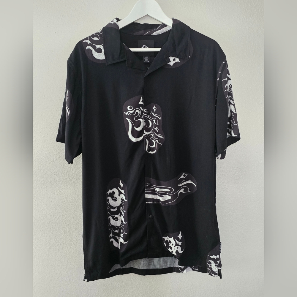 Quiksilver Men's Pool Party Casual Button Up Woven Top Size Medium MSRP $66